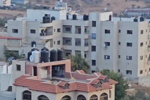 تخریب کامل یک آپارتمان مسکونی در کرانه باختری