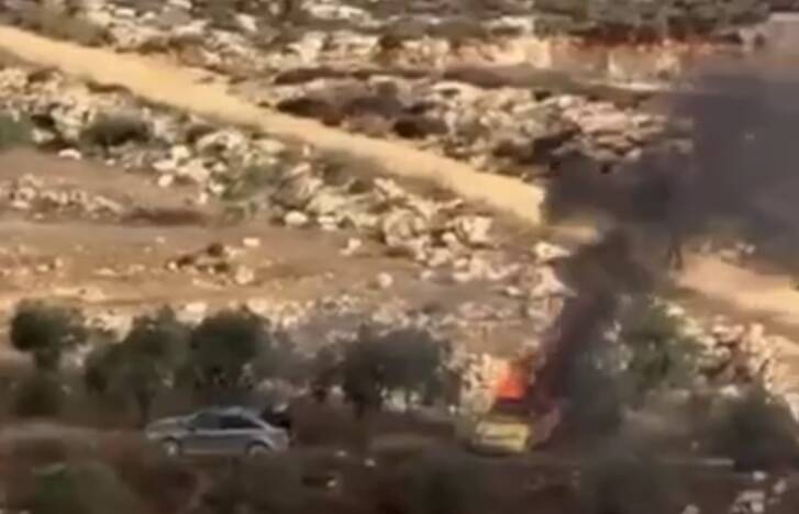 به آتش کشیدن خودروی کشاورزان فلسطینی توسط صهیونیستها