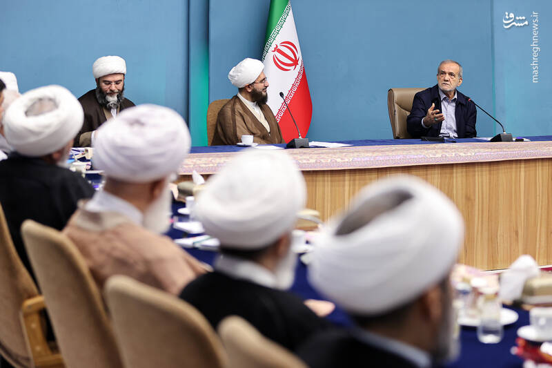 عکس / حضور رئیس جمهور در گردهمایی مشترک قرارگاه ملی مسجد 8