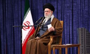 فیلم / رهبر انقلاب: موشک ایرانی ساخت جوان ایرانی و شناسنامه او است