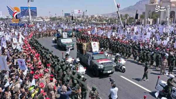 تشییع پیکر رئیس ستادکل ارتش یمن بر دوش هزاران نفر در صنعاء+ عکس و فیلم