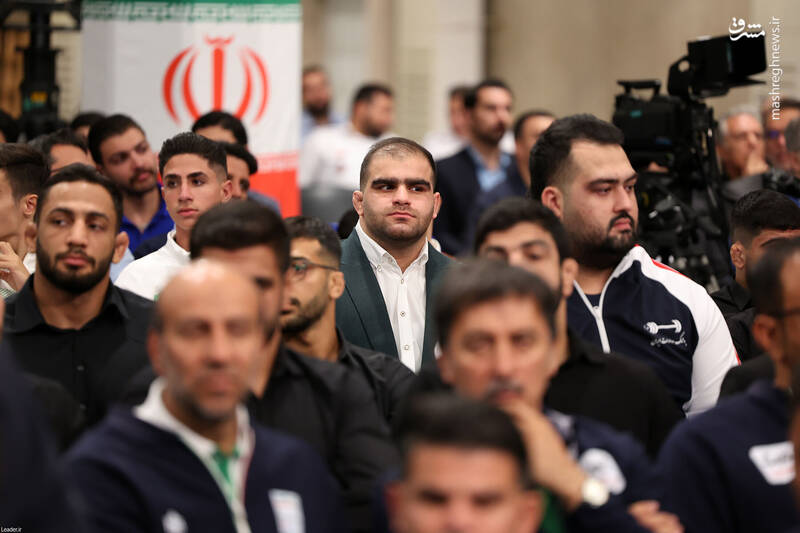 عکس / دیدار مدالآوران ورزشی و المپیادهای علمی با رهبر انقلاب 36