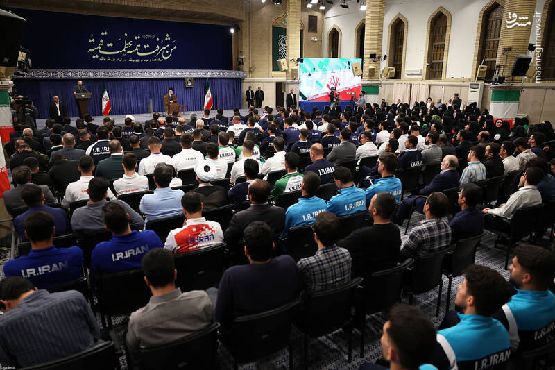 عکس / دیدار مدالآوران ورزشی و المپیادهای علمی با رهبر انقلاب 42