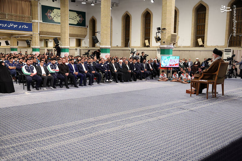 عکس / دیدار مدالآوران ورزشی و المپیادهای علمی با رهبر انقلاب 19