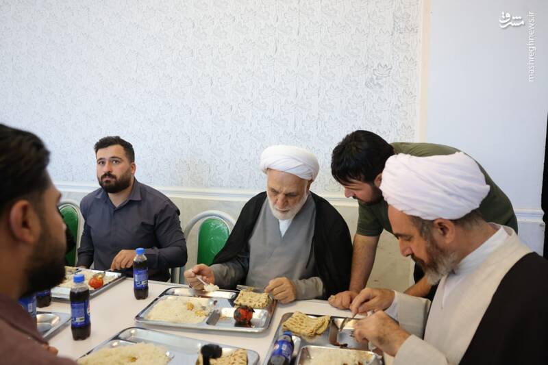 عکس / رئیس قوه قضاییه ناهار را با دانشجویان صرف کرد 5