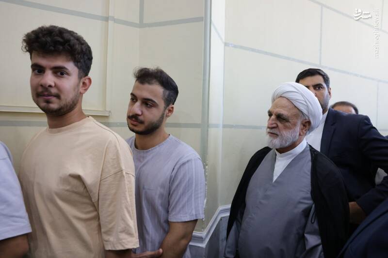 حضور در سلف غذاخوری دانشجویان ایلامی و صرف ناهار