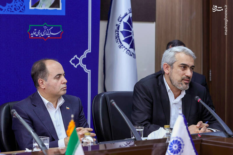 عکس / نشست صمیمی رئیس جمهور با اعضای اتاق بازرگانی ایران 10