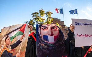 عکس/ تجمع اعتراضی مقابل سفارت فرانسه در تهران