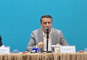 رفیع‌زاده: قرار نیست سازمان اداری و استخدامی با برنامه و بودجه ادغام شود
