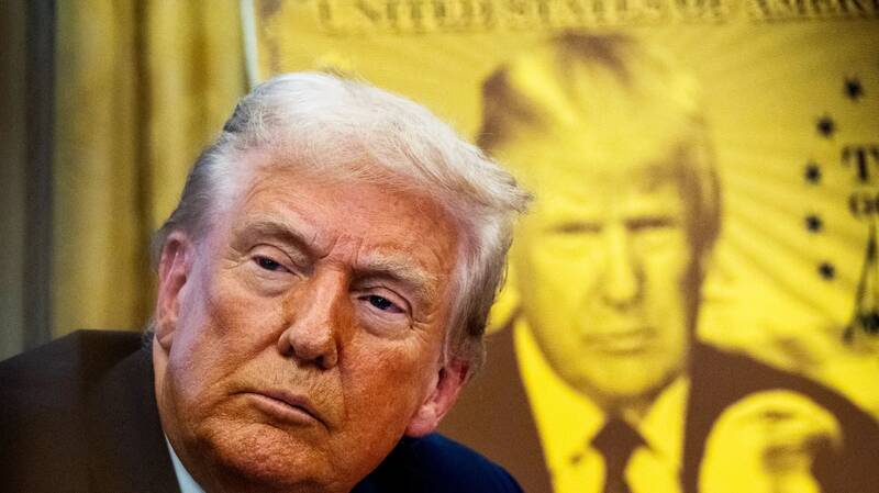 دموکراسی آمریکایی زیر آوار «فضولات» ترامپی/ ریشه‌های توهم پادشاهی در رییس جمهور آمریکا +عکس و فیلم