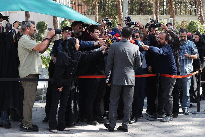 واکنش به تشکیل پرونده برای یک بازیگر/ وضعیت دارو در شرایط «مکانیسم ماشه»/ دولت مصوبه‌ای درباره قیمت بنزین نداشته است