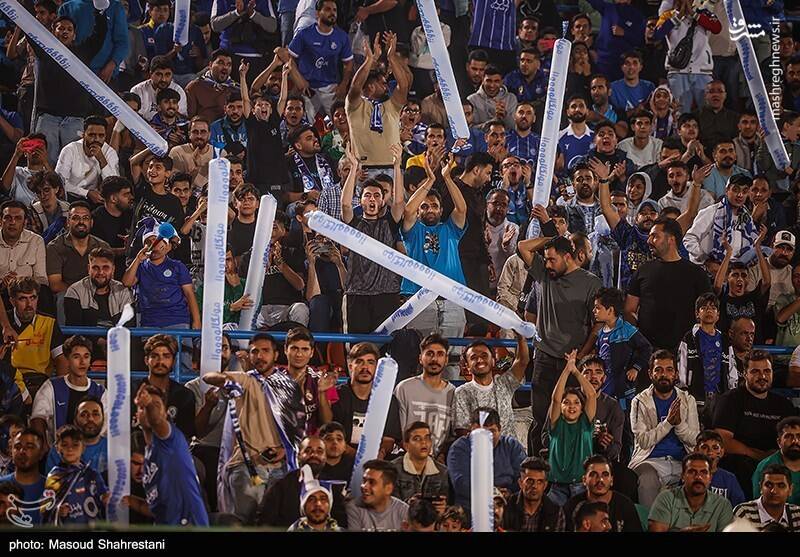 عکس / دیدار تیمهای فوتبال استقلال و الوحدات 17