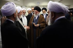 عکس/ دیدار دستاندرکاران کنگره میرزای نائینی با رهبر انقلاب