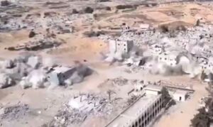 فیلم/ خانهها در رفح همچنان منفجر میشوند