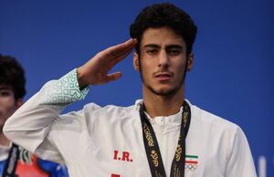 فیلم / نماز شکر امیرمحمد حاتمیان پس از کسب مدال طلا