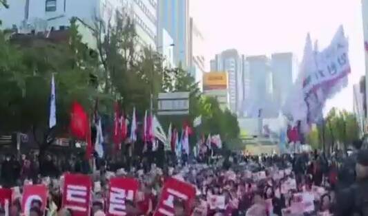  اعتراض مردم کره‌جنوبی به تعرفه‌های اقتصادی آمریکا