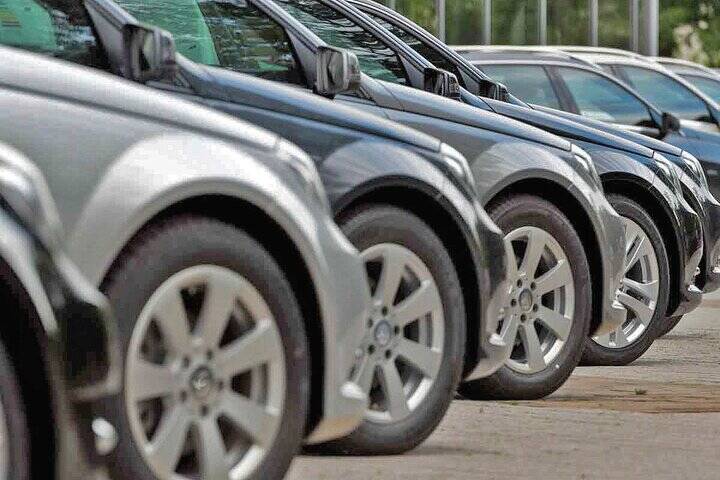 وارداتي،خودروهاي،عرضه،ماه،روز