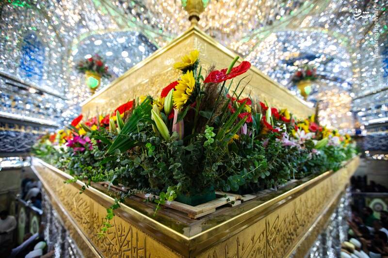 عکس / گلآرایی ضریح سیدالشهدا برای ولادت خواهرشان 9