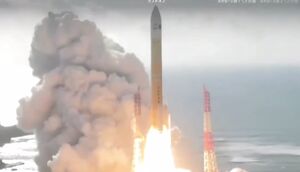 فیلم/ پرتاب موفق موشک نسل جدید ژاپن به فضا