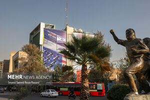 عکس/ رونمایی از طرح جدید دیوار نگاره میدان فلسطین
