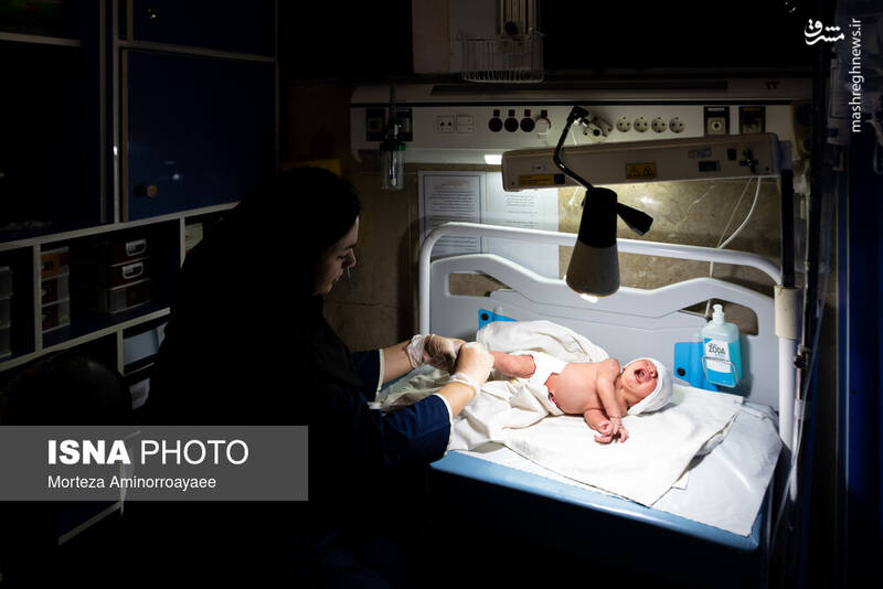 عکس / پرستار؛ نگهبان جان و تکیهگاه امید بیمار 60