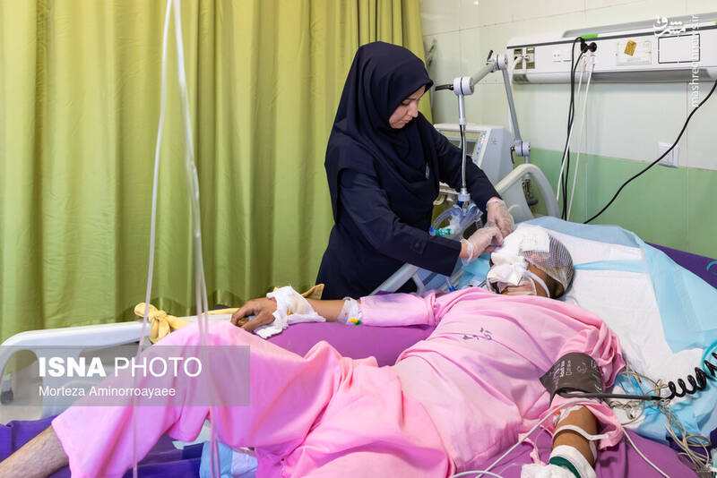 عکس / پرستار؛ نگهبان جان و تکیه‌گاه امید بیمار 6