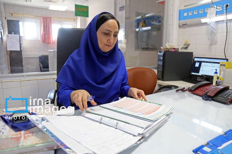 عکس / پرستار؛ نگهبان جان و تکیه‌گاه امید بیمار 75