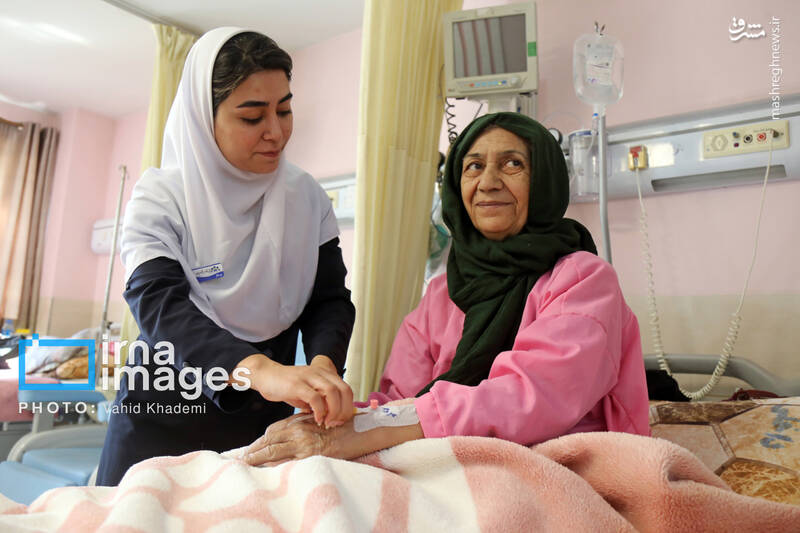 عکس / پرستار؛ نگهبان جان و تکیه‌گاه امید بیمار 33