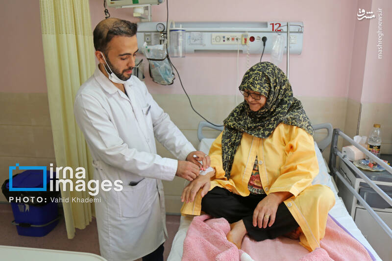 عکس / پرستار؛ نگهبان جان و تکیه‌گاه امید بیمار 9