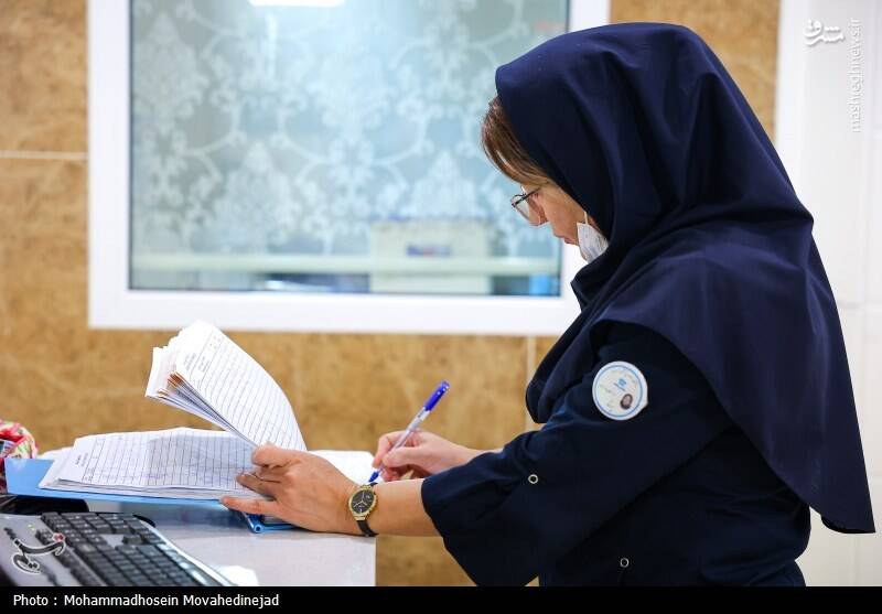 عکس / پرستار؛ نگهبان جان و تکیه‌گاه امید بیمار 47