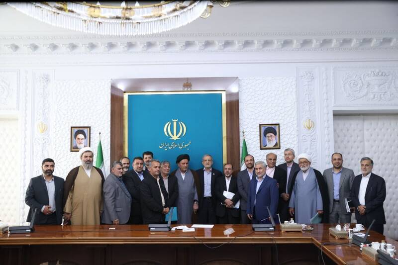 نمايندگان،دولت،پزشكيان،اداري،مشكلات،نظام،دنبال،منابع،راهكاره ...