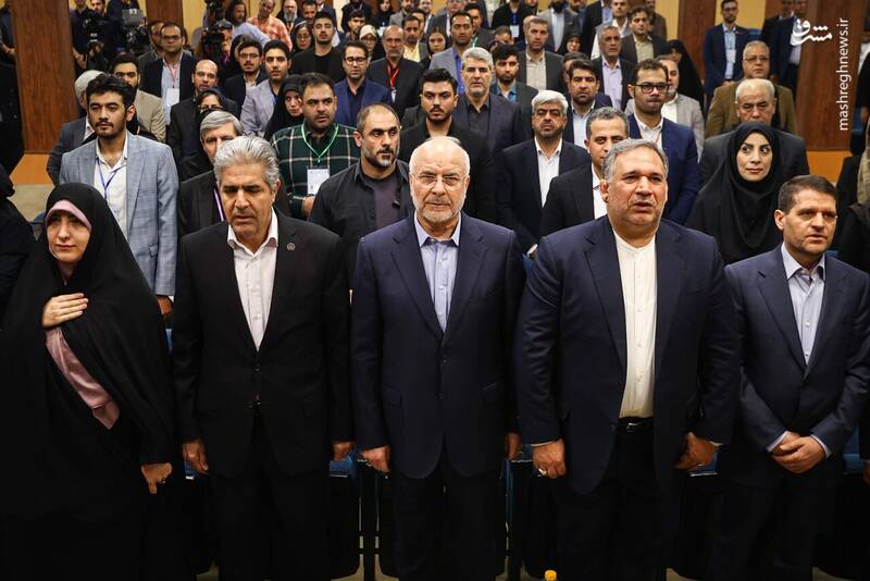 عکس / همایش سرمایه‌گذاری در صنعت نفت گاز و پتروشیمی با حضور قالیباف 16