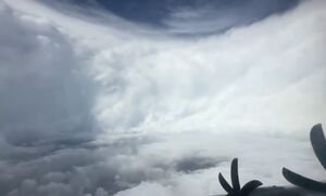 تصاویر نفس‌گیر از درون طوفان ملیسا