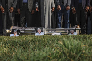 عکس / تشییع پیکر اکبر کارگر جم