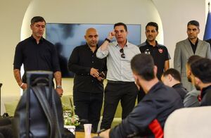 معارفه فرودگاهی اوسمار به بازیکنان پرسپولیس + عکس