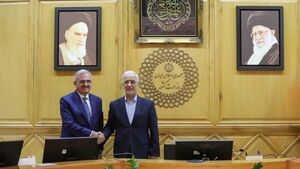 مومنی: از روند خلع سلاح پ. ک. ک استقبال میکنیم