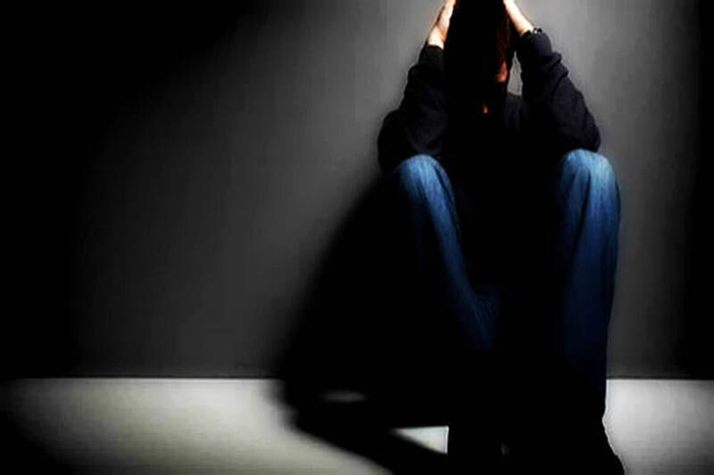 متهم،تماس،شاكي،مادرم،پدرم،مرگ،عمويم،وكيل،درگيري،پليس،جلسه،عمويش