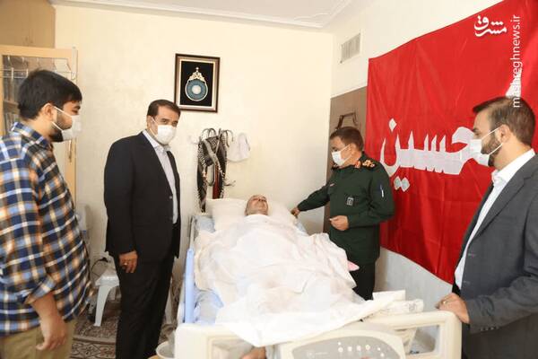 عیادت سردار اخوان از جانباز دفاع مقدس ۱۲ روزه+ عکس