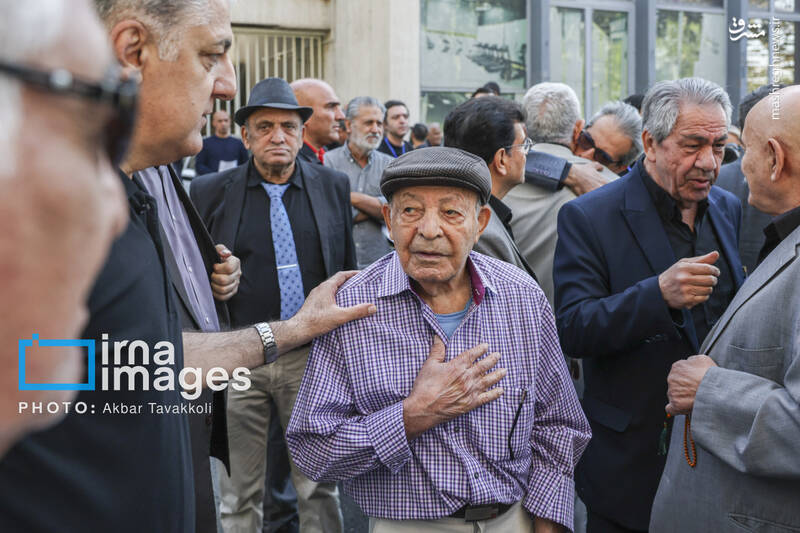 عکس / تشییع پیکر اکبر کارگر جم 42