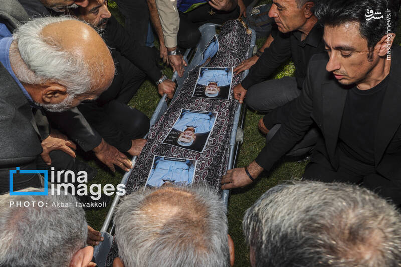 عکس / تشییع پیکر اکبر کارگر جم 32