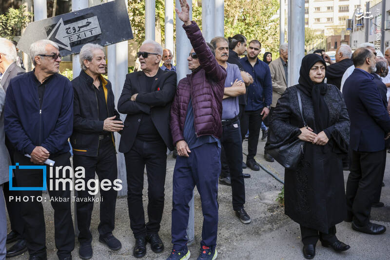 عکس / تشییع پیکر اکبر کارگر جم 27