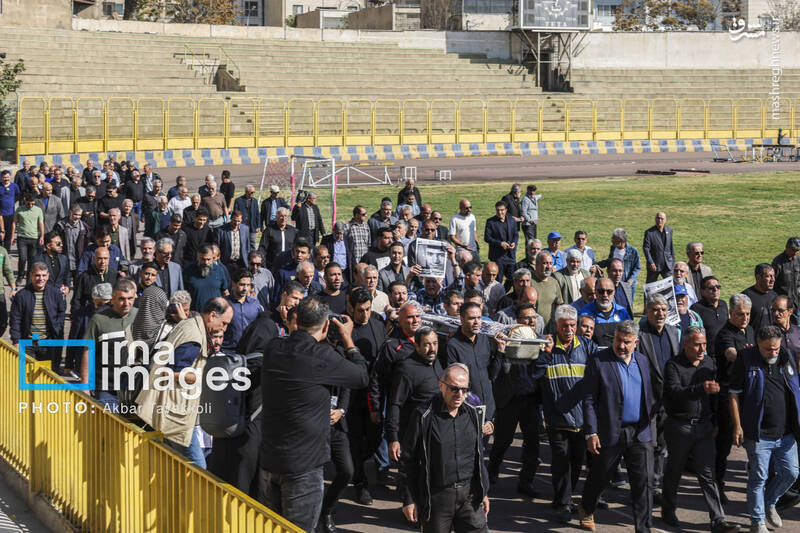 عکس / تشییع پیکر اکبر کارگر جم 18