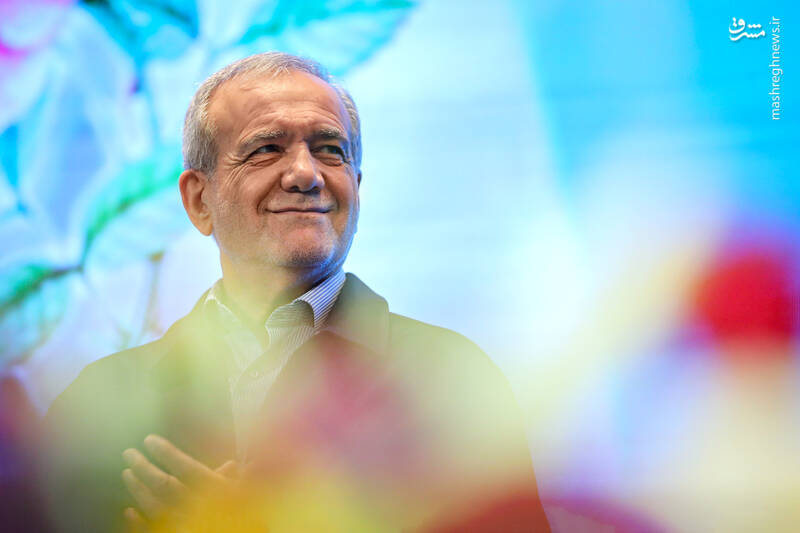 عکس / حضور پزشکیان در مراسم گرامیداشت مقام پرستار 14