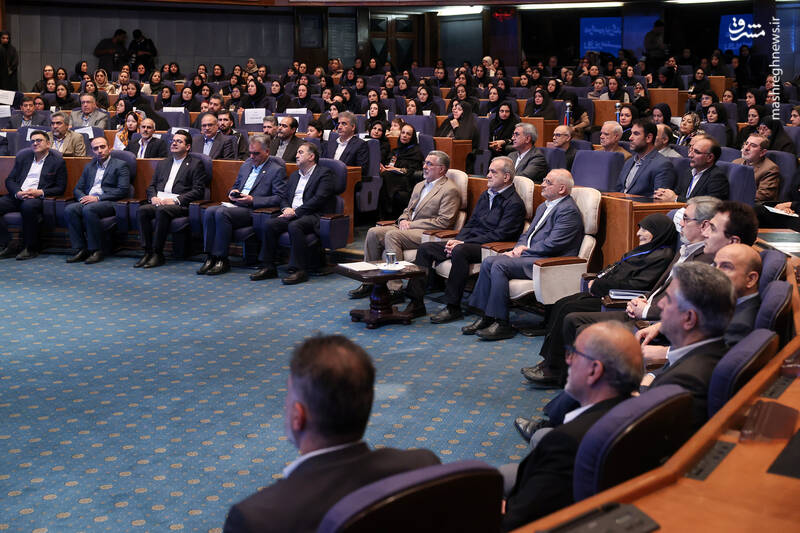 عکس / حضور پزشکیان در مراسم گرامیداشت مقام پرستار 3