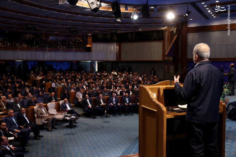 عکس / حضور پزشکیان در مراسم گرامیداشت مقام پرستار 29