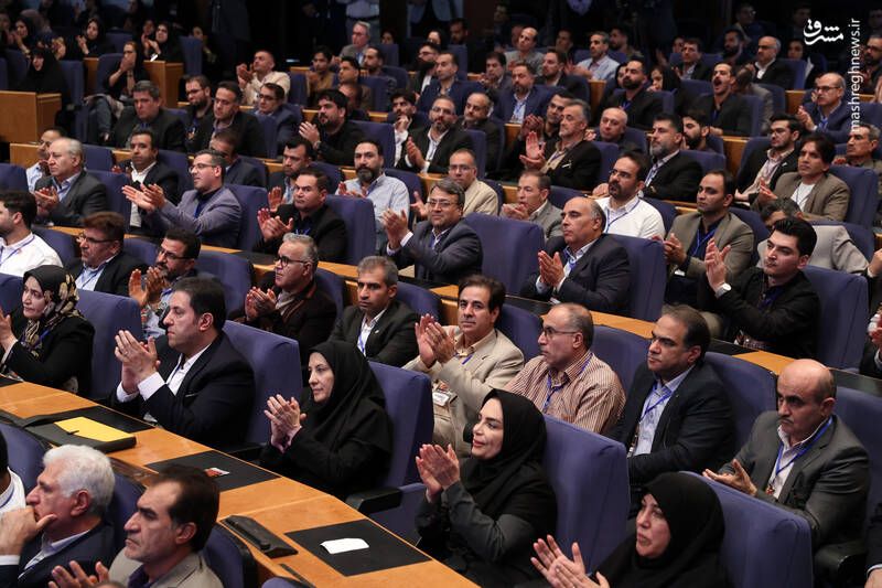 عکس / حضور پزشکیان در مراسم گرامیداشت مقام پرستار 33