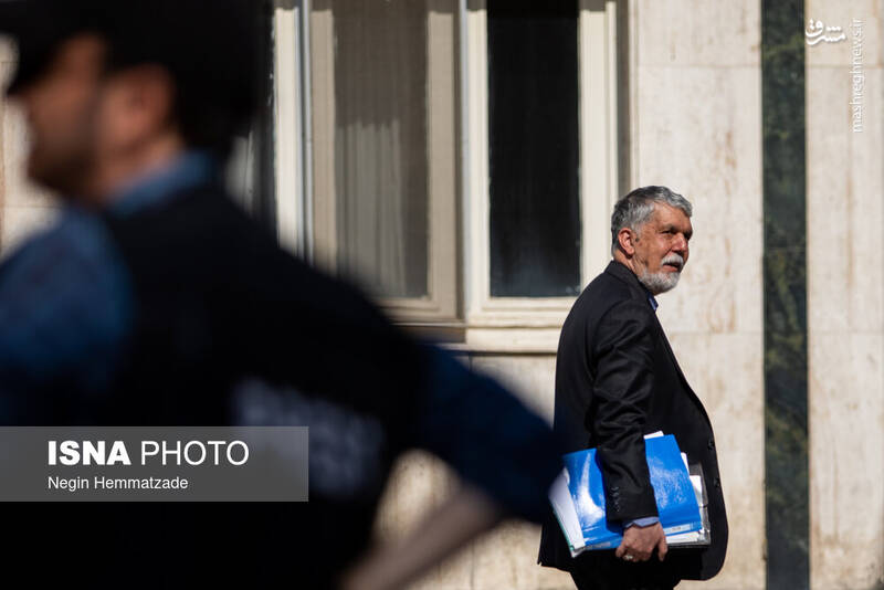 عکس / وزرای دولت در حیاط دولت 31