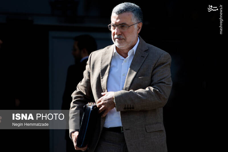 عکس / وزرای دولت در حیاط دولت 7