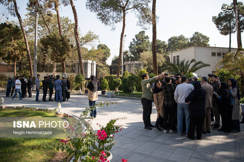 عکس / وزرای دولت در حیاط دولت 29