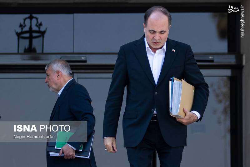 عکس / وزرای دولت در حیاط دولت 5